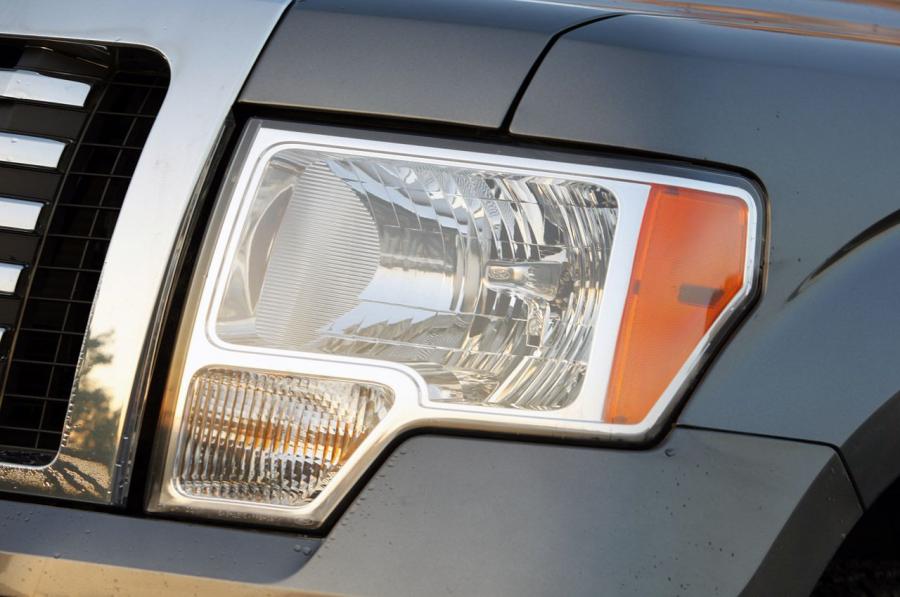  Ford F-150 4x4 SuperCrew 2011 года  (фото 4 из 37)